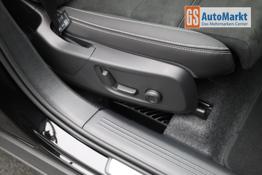 Volvo XC40 2.0 Black Edition Plus B4 Mild-Hybrid 197PS Automatik elektr. PanoDach R&uuml;ckf.Kamera PDC v+h ACC el.Heckklappe Harma/Kadon-Sound Klimaautomatik Sitzheizung Lenkradheizung Apple CarPlay Android Auto 20-LM 