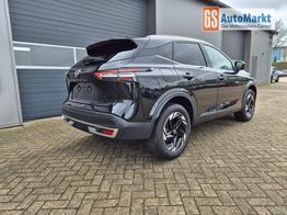 Nissan Qashqai 1.3 DIG-T MHEV 158 PS X-Tronic N-Connecta Teil-Leder PanoGlasdach Klimaautomatik Sitzheizung Lenkradheizung Navi ACC PDC v+h 360&deg;Kamera DAB Bluetooth Touchscreen Apple CarPlay Android Auto 18"LM 