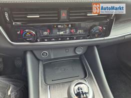 Nissan Qashqai 1.3 DIG-T MHEV 140PS Tekna Voll-Leder Klimaautomatik PanoGlasdach Sitzheizung Lenkradheizung Navi Head-Up Display elektr. Heckklappe ACC PDC v+h 360&deg;Kamera DAB Bluetooth Touchscreen Apple CarPlay Android Auto 19"LM 