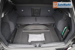 Volvo XC40 2.0 Black Edition Plus B4 Mild-Hybrid 197PS Automatik elektr. PanoDach R&uuml;ckf.Kamera PDC v+h ACC el.Heckklappe Harman/Kardon-Sound Klimaautomatik Sitzheizung Lenkradheizung Apple CarPlay Android Auto 20-LM 