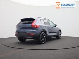 Volvo XC40 2.0 Black Edition Plus B4 Mild-Hybrid 197PS Automatik elektr. PanoDach R&uuml;ckf.Kamera PDC v+h ACC el.Heckklappe Harman/Kardon-Sound Klimaautomatik Sitzheizung Lenkradheizung Apple CarPlay Android Auto 20-LM 