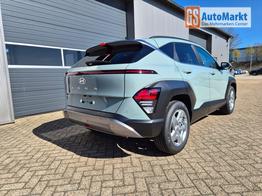 Hyundai KONA Trend 1.6 T-GDI 150PS Automatik MY2026 Voll-LED-Projektionsscheinw. mit LED-Lichtband Sitzheizung v+h Lenkradheizung ACC Klimaautomatik Navi Touchscreen DAB+ Apple CarPlay + Android Auto PDC R&uuml;ckf.Kamera 2xKeyless 17-LM 