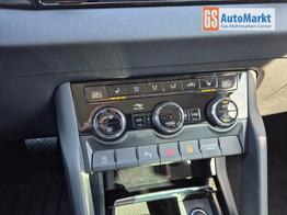 Skoda Karoq 1.5 TSI 150PS DSG Selection Klimaautomatik Sitzheizung Lenkradheizung ACC PDC v+h R&uuml;ckf.Kamera abg.Scheiben Apple CarPlay Android Auto 17"LM 