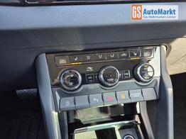 Skoda Karoq 1.5 TSI 150PS DSG Selection AHK Klimaautomatik Sitzheizung Lenkradheizung ACC PDC v+h R&uuml;ckf.Kamera abg.Scheiben Apple CarPlay Android Auto 17"LM 