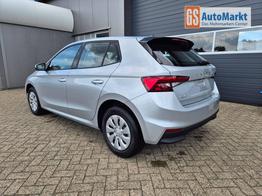 Skoda Fabia 1.0 TSI 115PS DSG Selection 5-t&uuml;rig R&uuml;ckf.Kamera Parksensoren Sitzheizung Multifunktionslenkrad Klima Skoda-Radio Bluetooth Touchscreen Tempomat Nebelsch. Apple CarPlay + Android Auto 