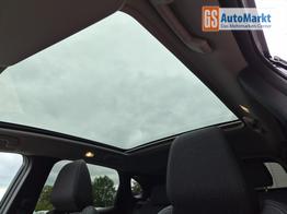 Nissan Qashqai 1.3 DIG-T MHEV 158 PS X-Tronic N-Connecta Teil-Leder PanoGlasdach Klimaautomatik Sitzheizung Lenkradheizung Navi ACC PDC v+h 360&deg;Kamera DAB Bluetooth Touchscreen Apple CarPlay Android Auto 18"LM 