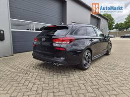 Hyundai i30 Kombi 1.6 T-GDI 150PS Automatik N-Line Sitzheizung Lenkradheizung Klimaautomatik Navi 10,3"-Touchscreen Bluelink Apple CarPlay + Android Auto PDC v+h R&uuml;ckf.Kamera 18-LM 