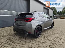 Toyota GR Yaris 1.6 Turbo 280PS Automatik 4x4 High Performance Klimaautomatik Lenkradheizung Sitzheizung JBL Premiumsound Navi Bluetooth DAB Apple CarPlay Android Auto2x Keyless ACC R&uuml;ckf.Kamera PDC v+h 18-LM 