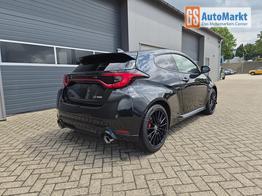Toyota GR Yaris 1.6 Turbo 280PS Automatik 4x4 High Performance Klimaautomatik Lenkradheizung Sitzheizung JBL Premiumsound Navi Bluetooth DAB Apple CarPlay Android Auto2x Keyless ACC R&uuml;ckf.Kamera PDC v+h 18-LM 