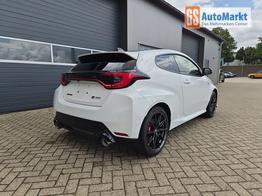 Toyota GR Yaris 1.6 Turbo 280PS Automatik 4x4 High Performance BBS Felgen Klimaautomatik Lenkradheizung Sitzheizung JBL Premiumsound Navi Bluetooth DAB Apple CarPlay Android Auto2x Keyless ACC R&uuml;ckf.Kamera PDC v+h 18-LM 