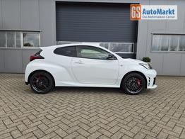Toyota GR Yaris 1.6 Turbo 280PS Automatik 4x4 High Performance BBS Felgen Klimaautomatik Lenkradheizung Sitzheizung JBL Premiumsound Navi Bluetooth DAB Apple CarPlay Android Auto2x Keyless ACC R&uuml;ckf.Kamera PDC v+h 18-LM 