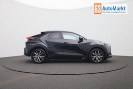 Toyota C-HR 2.0-l-VVT-i 223PS PHEV Automatik Teamplayer Voll-LED elektr. Heckklappe Sitzheizung Lenkradheizung Klimaautomatik Navi Bluetooth wireless Apple CarPlay + Android Auto ACC PDC v+h R&uuml;ckf.Kamera 18"LM vollelektr. Reichweite 66KM 