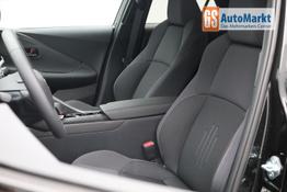 Toyota C-HR 2.0-l-VVT-i 223PS PHEV Automatik Teamplayer Voll-LED elektr. Heckklappe Sitzheizung Lenkradheizung Klimaautomatik Navi Bluetooth wireless Apple CarPlay + Android Auto ACC PDC v+h R&uuml;ckf.Kamera 18"LM vollelektr. Reichweite 66KM 