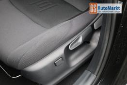 Toyota C-HR 2.0-l-VVT-i 223PS PHEV Automatik Teamplayer Voll-LED elektr. Heckklappe Sitzheizung Lenkradheizung Klimaautomatik Navi Bluetooth wireless Apple CarPlay + Android Auto ACC PDC v+h R&uuml;ckf.Kamera 18"LM vollelektr. Reichweite 66KM 