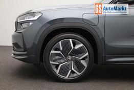 Skoda Kodiaq Sportline 1.5 TSI 204PS PHEV DSG Sitzheizung v+h Frontscheibe beheizb. 20"LM schwenkb. AHK elektr. PanoDach Alcantara PDC R&uuml;ckf.Kamera Klimaautomatik Lenkradheizung Navi Apple CarPlay Android Auto 2xKeyless vollelektr. Reichweite 116KM 