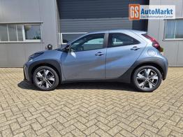 Toyota Aygo X Pure 1.5 Hybrid 116PS Automatik Sitzheizung Klimaautomatik R&uuml;ckf.Kamera AbstandsTempomat Nebelscheinw. Multifunktionslenkrad Bluetooth Touchscreen Apple CarPlay + Android Auto 2xKeyless 