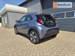 Toyota Aygo X Pure 1.5 Hybrid 116PS Automatik Sitzheizung Klimaautomatik R&uuml;ckf.Kamera AbstandsTempomat Nebelscheinw. Multifunktionslenkrad Bluetooth Touchscreen Apple CarPlay + Android Auto 2xKeyless 