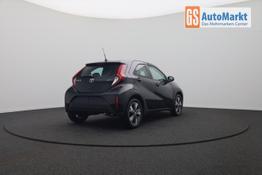 Toyota Aygo X Pure 1.5 Hybrid 116PS Automatik Sitzheizung Klimaautomatik R&uuml;ckf.Kamera AbstandsTempomat Nebelscheinw. Multifunktionslenkrad Bluetooth Touchscreen Apple CarPlay + Android Auto 2xKeyless 