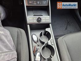 Hyundai KONA Trend 1.6 T-GDI 150PS Automatik Voll-LED-Scheinw. Sitzheizung Lenkradheizung ACC Klimaautomatik Navi Touchscreen DAB+ Apple CarPlay + Android Auto PDC v+h R&uuml;ckf.Kamera 2xKeyless 17-LM 