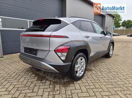 Hyundai KONA Trend 1.6 T-GDI 150PS Voll-LED-Scheinw. Sitzheizung Lenkradheizung Klimaautomatik Tempomat Navi Touchscreen DAB+ Apple CarPlay + Android Auto PDC v+h R&uuml;ckf.Kamera 2xKeyless 17-LM 