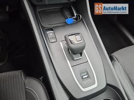 Nissan Qashqai 1.3 DIG-T MHEV 158 PS X-Tronic N-Connecta Teil-Leder PanoGlasdach Klimaautomatik Sitzheizung Lenkradheizung Navi ACC PDC v+h 360&deg;Kamera DAB Bluetooth Touchscreen Apple CarPlay Android Auto 18"LM 