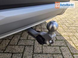 Ford Kuga Titanium 243PS PHEV Automatik schwenkb. AHK Sitzheizung v+h Lenkradheizung Frontscheibe beheizb. Klimaautomatik Navi SYNC4 Apple CarPlay Android Auto Touchscreen PDC 4xKamera 2xKeyless 17"LM vollelektr. Reichweite 66KM 