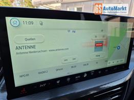 Ford Kuga Titanium 243PS PHEV Automatik elektr. PanoDach Sitzheizung v+h Lenkradheizung Frontscheibe beheizb. Klimaautomatik Navi SYNC4 Apple CarPlay Android Auto Touchscreen PDC 4xKamera 2xKeyless 17"LM vollelektr. Reichweite 66KM 