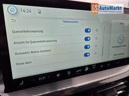 Ford Kuga Titanium 243PS PHEV Automatik schwenkb. AHK elektr. PanoDach Sitzheizung v+h Lenkradheizung Frontscheibe beheizb. Klimaautomatik Navi SYNC4 Apple CarPlay Android Auto Touchscreen PDC 4xKamera 2xKeyless 17"LM vollelektr. Reichweite 66KM 