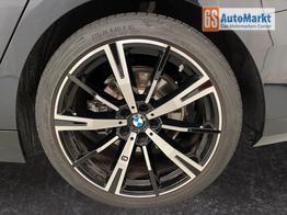 BMW 5er Touring 520i M-Sport 190PS/140kW Steptronic +AHK +20" +MSportpaket +MSportfahrwerk +DrivingAssistantPlus +AdaptiveLED +HarmanKardon +DigitalKey +ParkAssist +Sitzhzg +WirelessCharging +Sonnenschutzverglasung +ShadowLine 