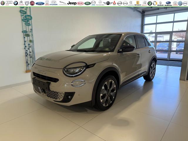 Fiat 600 - La Prima Hybrid 1.2 T3 107 kW (145 PS) DCT Klimaautomatik, Massagesitz, Sitzheizung, elektrisch verstellbarer Fahrersitz, Radio, DAB, Apple CarPlay, Android Auto, Navigationssystem, 18 Zoll Leichtmetallfelgen, uvm.