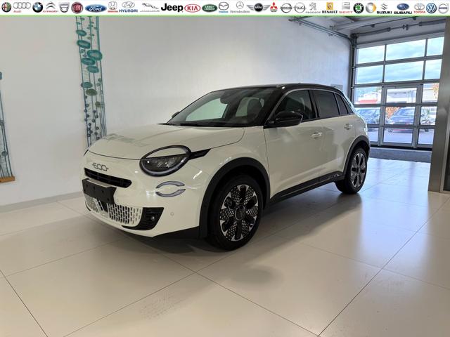 Fiat 600 - La Prima Hybrid 1.2 T3 107 kW (145 PS) DCT Klimaautomatik, Massagesitz, Sitzheizung, elektrisch verstellbarer Fahrersitz, Radio, DAB, Apple CarPlay, Android Auto, Navigationssystem, 18 Zoll Leichtmetallfelgen, uvm.