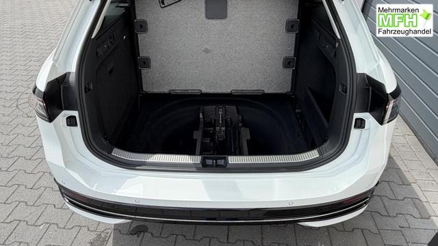 Volkswagen Passat Variant Elegance 1,5 eTSI DSG Leder DCC 