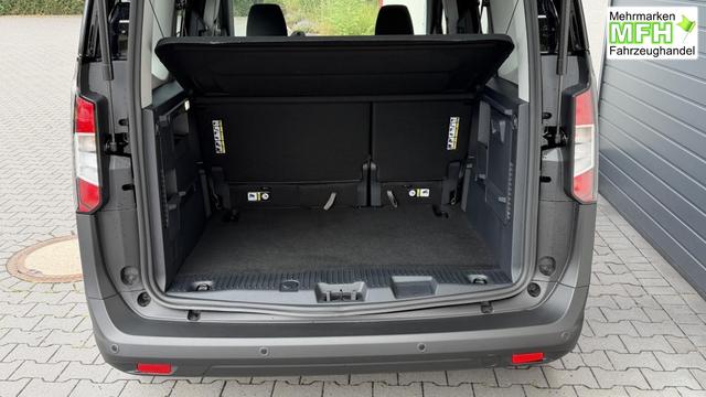 Ford Tourneo Courier Titanium 1.0 EcoBoost 92kW 