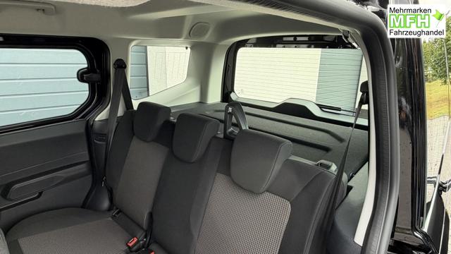 Ford Tourneo Courier Titanium 1.0 EcoBoost 92kW 