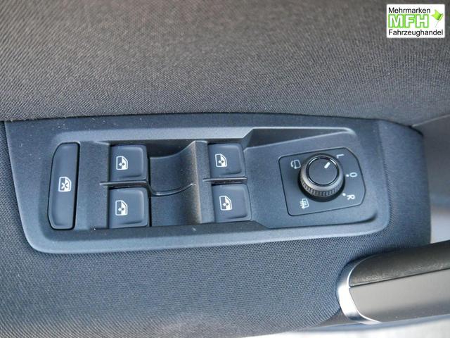 Volkswagen Touran Comfortline 1.5 TSI DSG COMFORTLINE*ACC*LED*PDC*KAMERA*NAVI*SHZ* 7-SITZER 17-ZOLL 