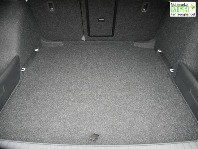 Skoda Octavia Combi Selection 2.0 TDI DSG Selection*ACC*NAVI*PDC*LED*SHZ*AHK-SCHWENKBAR*TEMPOMAT 