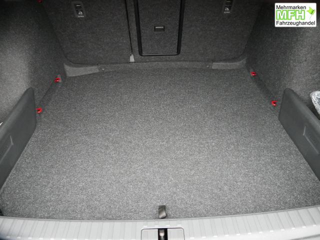 Skoda Octavia Combi Selection 2.0 TDI DSG Selection*ACC*NAVI*PDC*LED*SHZ*AHK-SCHWENKBAR*TEMPOMAT 