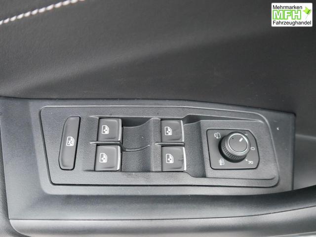 Volkswagen T-Roc Black Style 1,5 TSI DSG*AHK*ACC*MATRIX-LED*SHZ*PDC*KAMERA*TEMPOMAT*19-ZOLL 