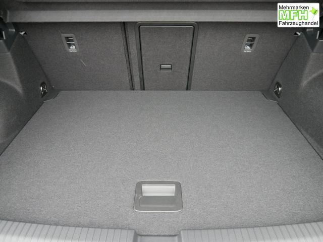 Volkswagen T-Roc Black Style 1,5 TSI DSG*AHK*ACC*MATRIX-LED*SHZ*PDC*KAMERA*TEMPOMAT*19-ZOLL 