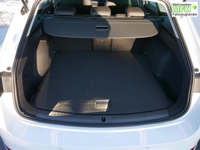 Seat Leon Sportstourer FR 2.0 TDI Kombi DSG*NAVI*TEMPOMAT*KAMERA*KEYLESS-GO*VIRTUAL COCKPIT* 