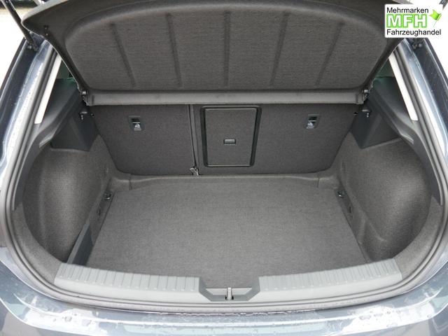 Seat Leon FR 2.0 TDI DSG*RFK*NAVI*TEMPOMAT*TRAVEL ASSIST* FULL LINK* KEYLESS-GO* 