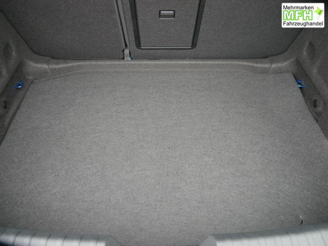 Seat Leon FR 2.0 TDI DSG*RFK*NAVI*TEMPOMAT*TRAVEL ASSIST* FULL LINK* KEYLESS-GO* 