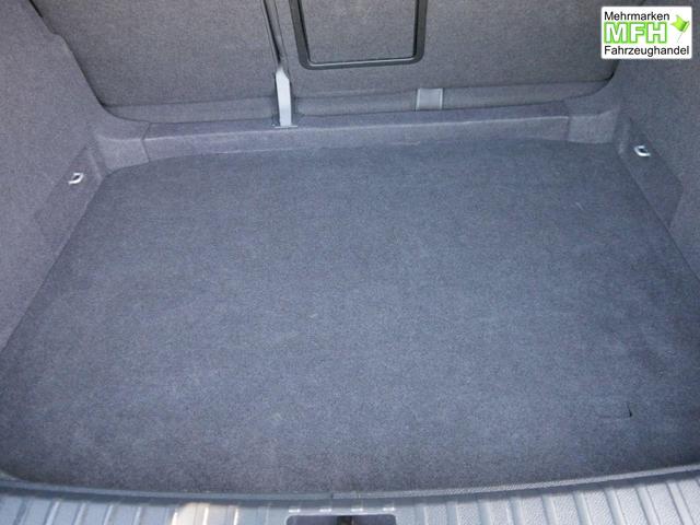 Skoda Karoq Selection 1.5 TSI DSG*ACC*PDC*KAMERA*TEMPOMAT*LED*SMARTLINK*KLIMA*RADIO*17-ZOLL 