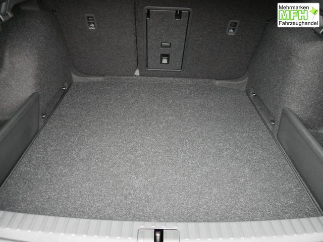 Skoda Octavia Combi Selection 1.5 TSI mHEV DSG*AHK-SCHW*ACC*PDC*LED*SHZ*SMARTLINK*KLIMA 