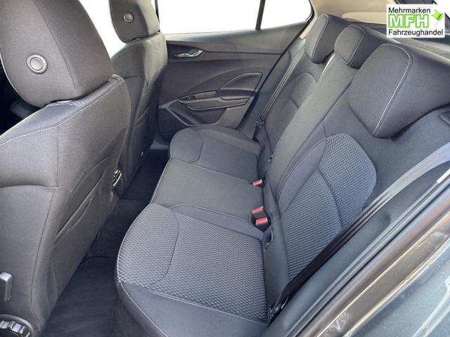 Beispielbilder, ggf. teilweise mit Sonderausstattung