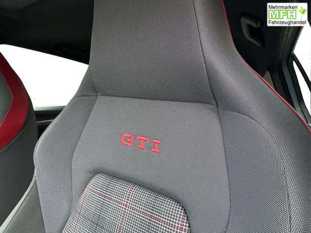 Volkswagen / Golf / / / / , Beispielbilder, ggf. teilweise mit Sonderausstattung