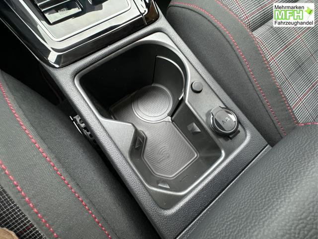 Volkswagen / Golf / / / / , Beispielbilder, ggf. teilweise mit Sonderausstattung