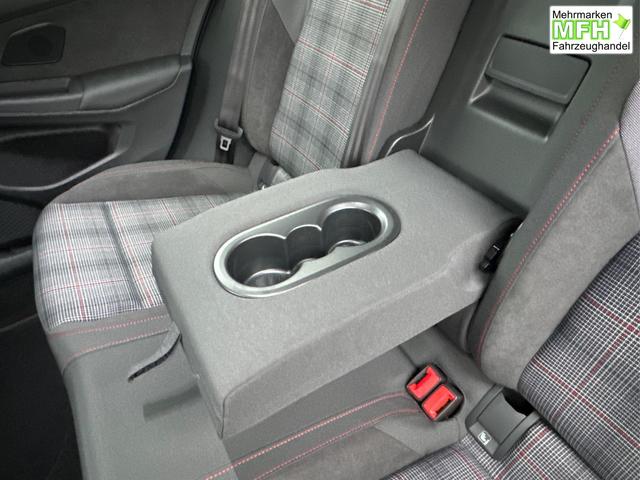 Volkswagen / Golf / / / / , Beispielbilder, ggf. teilweise mit Sonderausstattung