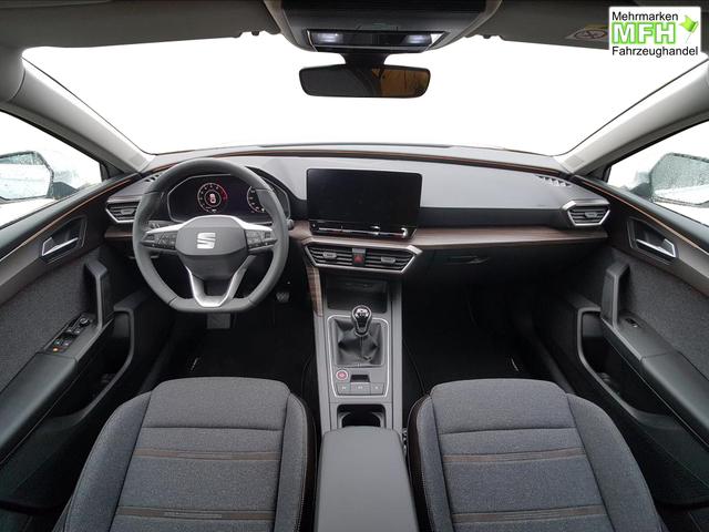 Seat Leon / EU-Neuwagen / Reimport, Bei den verwendeten Bildern kann es sich um Beispielbilder handeln, ggf. teilweise mit Sonderausstattung.