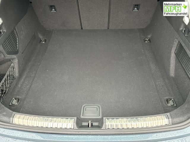 Audi / A5 Avant / / / / AHK+KAMERA+EL. HECKKL.+NAVI+SHZ+17 LM